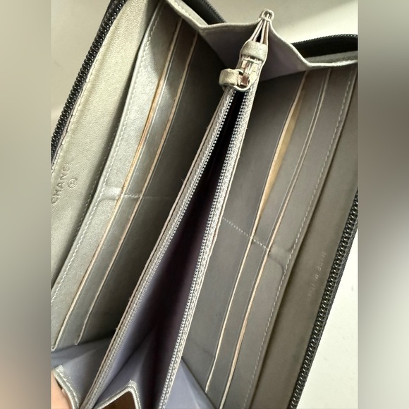 Chanel Camellia Zipper Wallet Bag Black - Picture 5 of 15